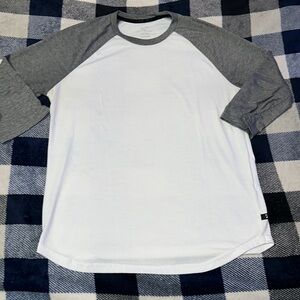 MENS oakley shirt sz medium new